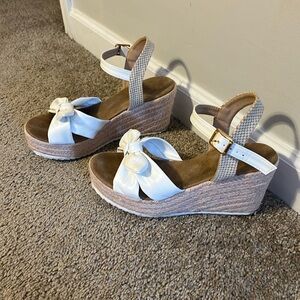 White Natural Wedges